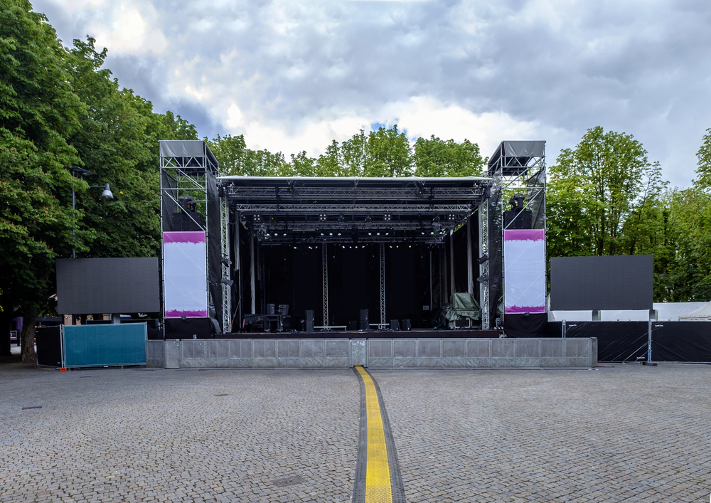 outdoor stage rental