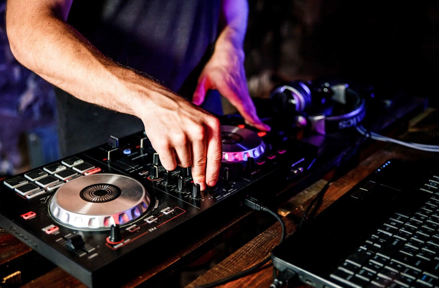 How much does DJ Equipment Rental Cost Nationwide?